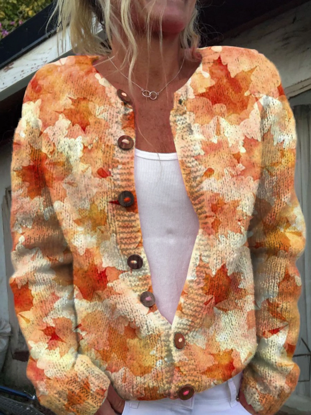 Vanessa | Cardigan mit herbstlichem Ahornblatt