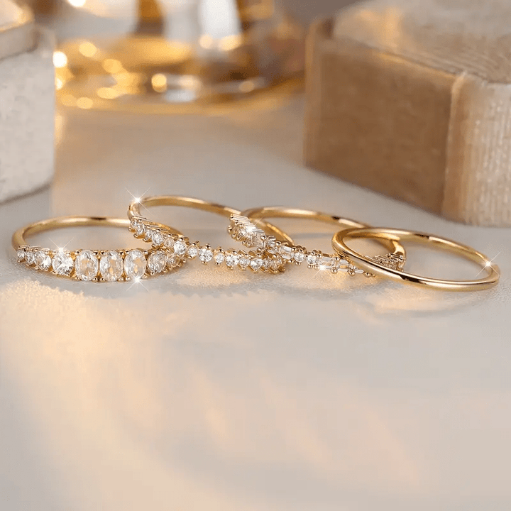Stapelige Ringe aus 14k Gold mit Zirkonia