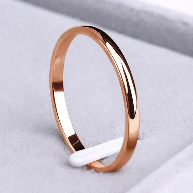 Einfache Ring aus Gold und Silber