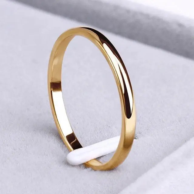 Einfache Ring aus Gold und Silber