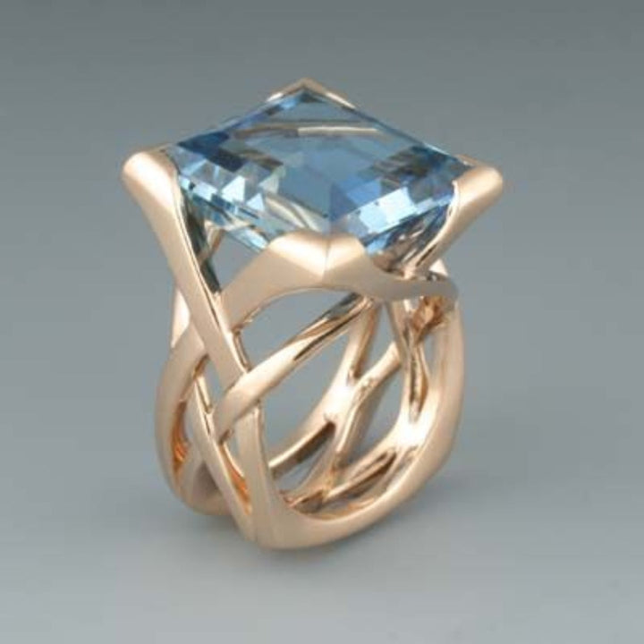 Roségoldene Ring mit Vintage Blauem Zirkonium