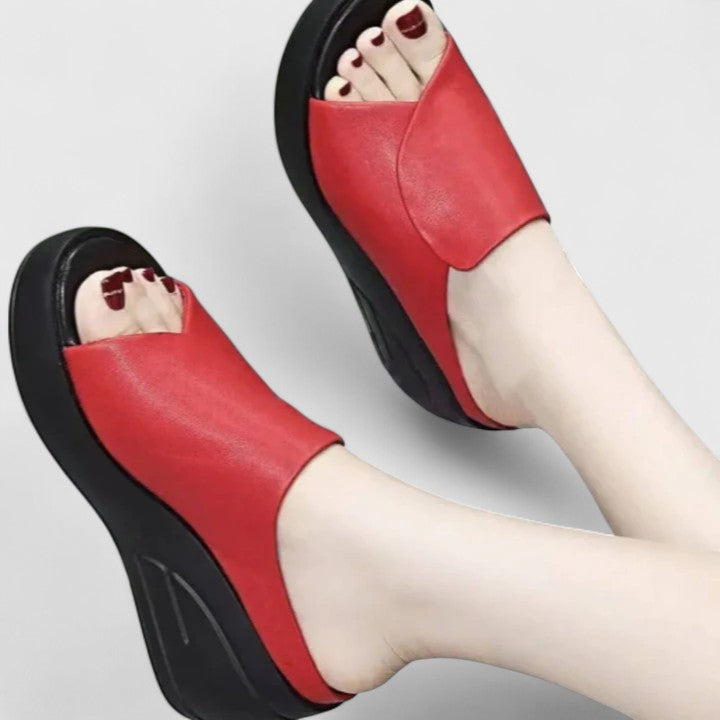 Wieteke | Orthopädische Sandalen mit erhöhtem Absatz