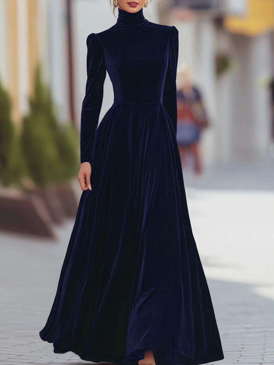 Famke | Maxikleid aus Samt mit hohem Hals