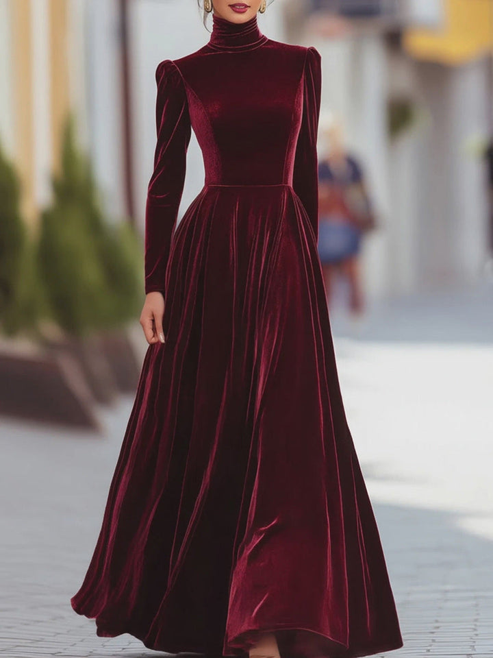 Famke | Maxikleid aus Samt mit Hohem Kragen