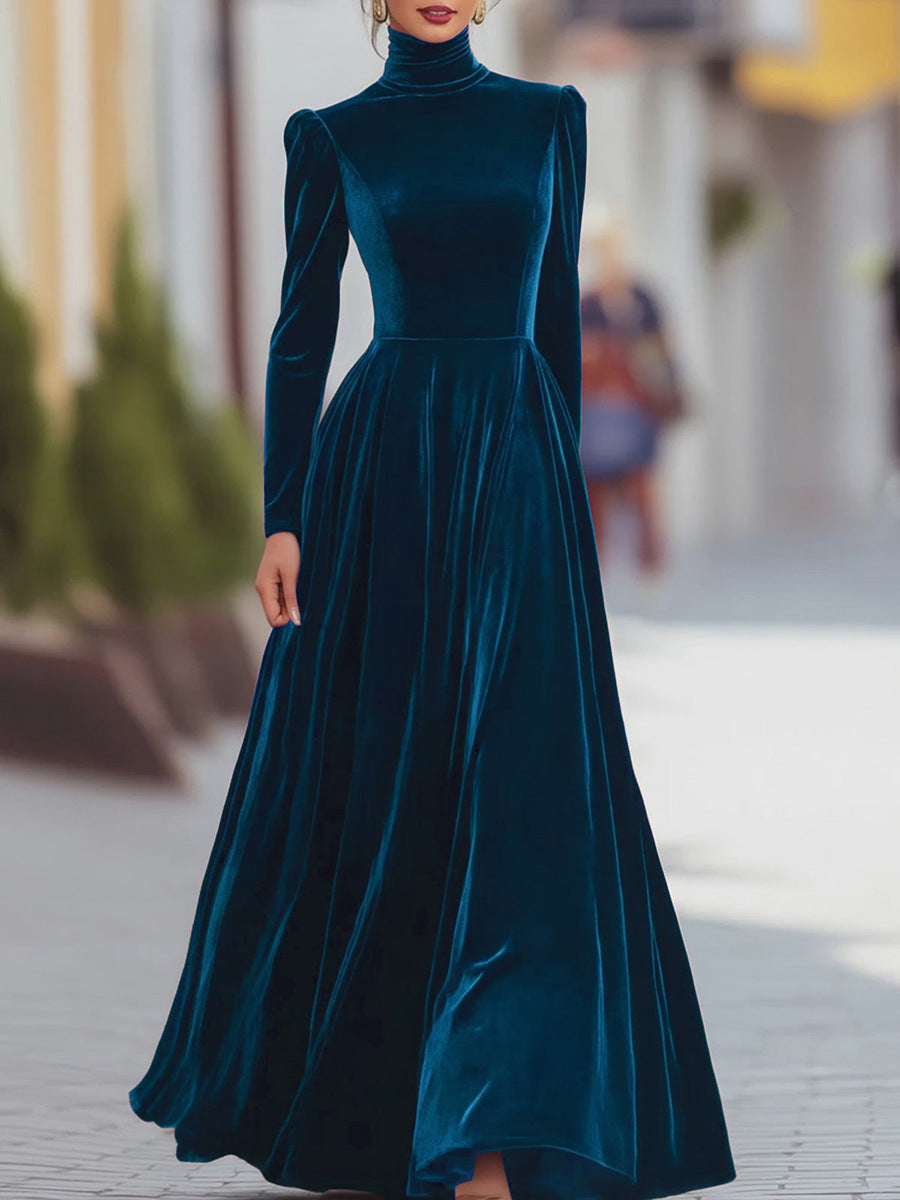 Famke | Maxikleid aus Samt mit Hohem Kragen
