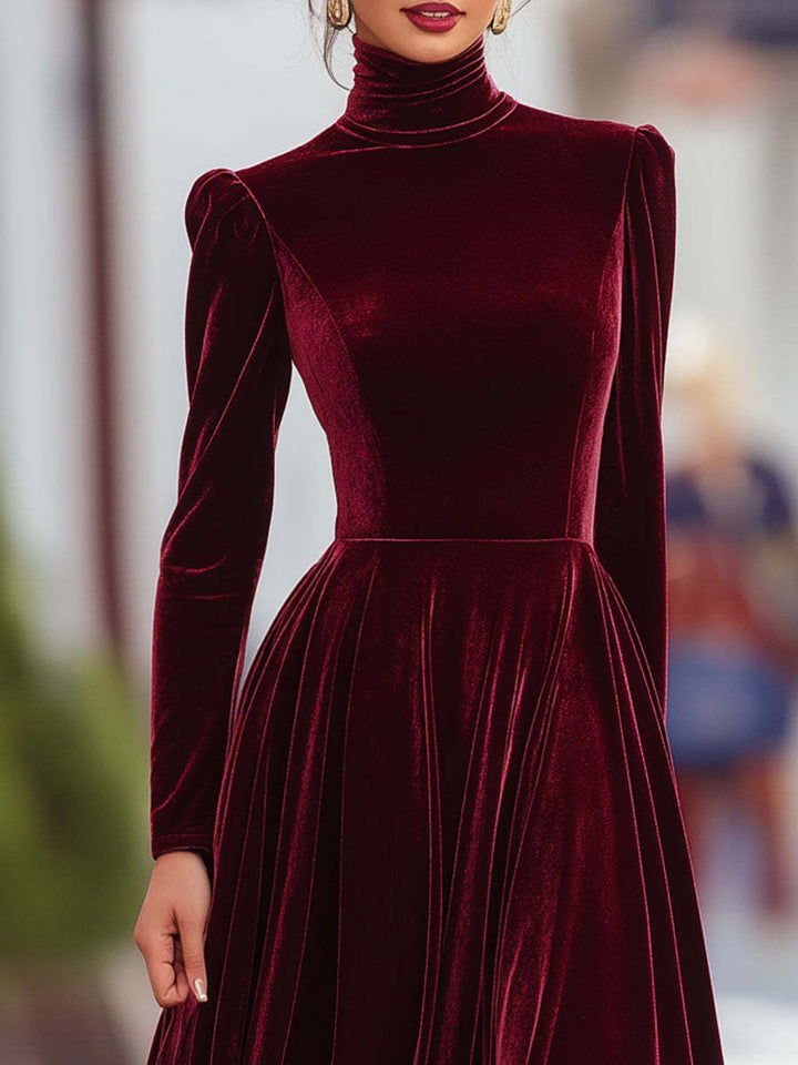 Famke | Maxikleid aus Samt mit Hohem Kragen