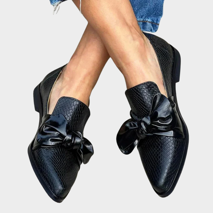 Chelsea - Elegante Slipper mit Schleife