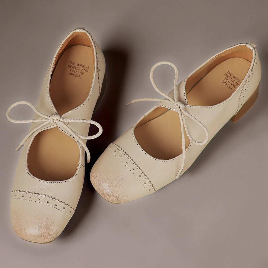 SARA | DERBY-SCHUHE AUS GRAVIERTEM LEDER