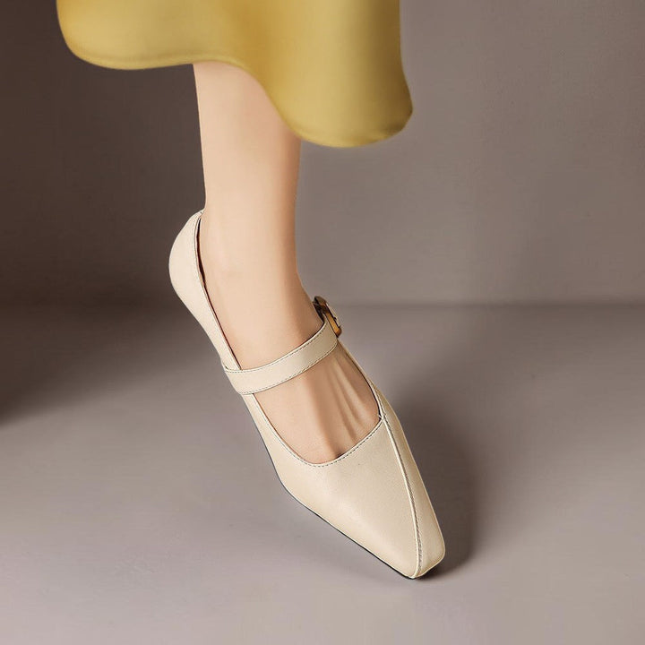INGRID | MARY JANES MIT GOLDENER SCHNALLE