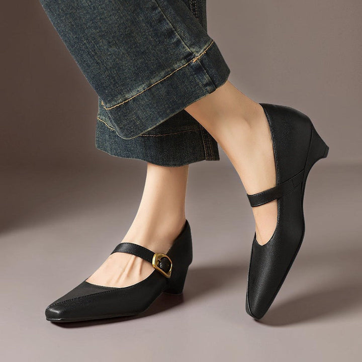 INGRID | MARY JANES MIT GOLDENER SCHNALLE