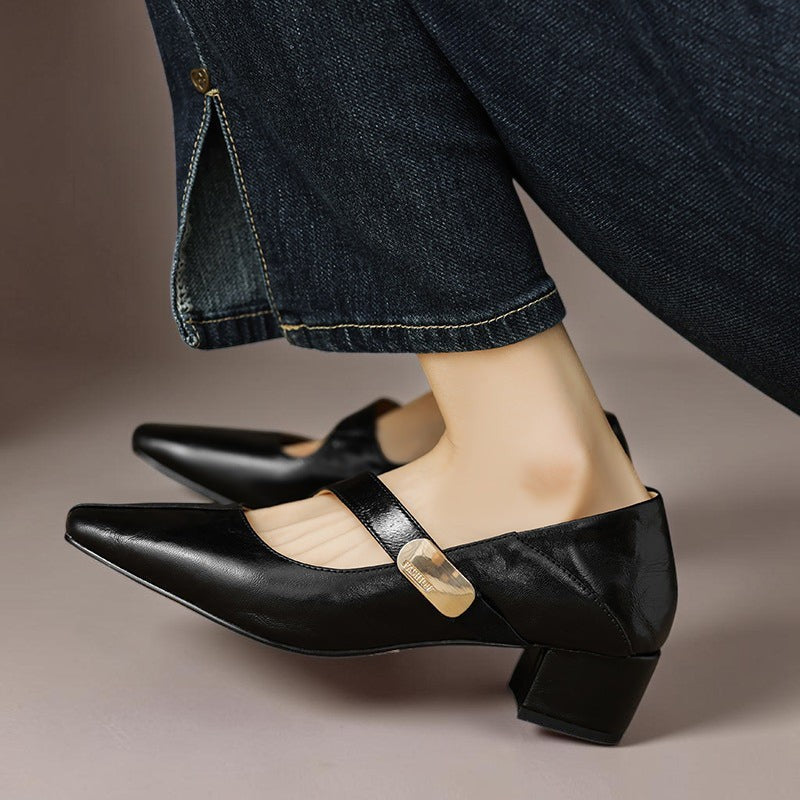 NIENKE | MARY JANES MIT QUADRATISCHER SPITZE UND GOLDENEM ZIERBAND