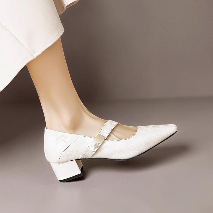NIENKE | MARY JANES MIT QUADRATISCHER SPITZE UND GOLDENEM ZIERBAND
