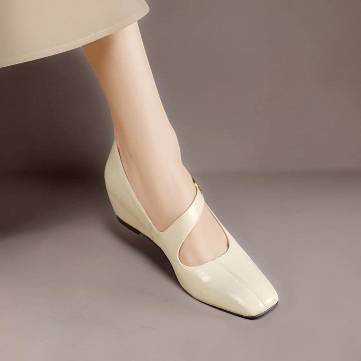 TESS | LEREN MARY JANES MIT VIERKANTER SPITZE